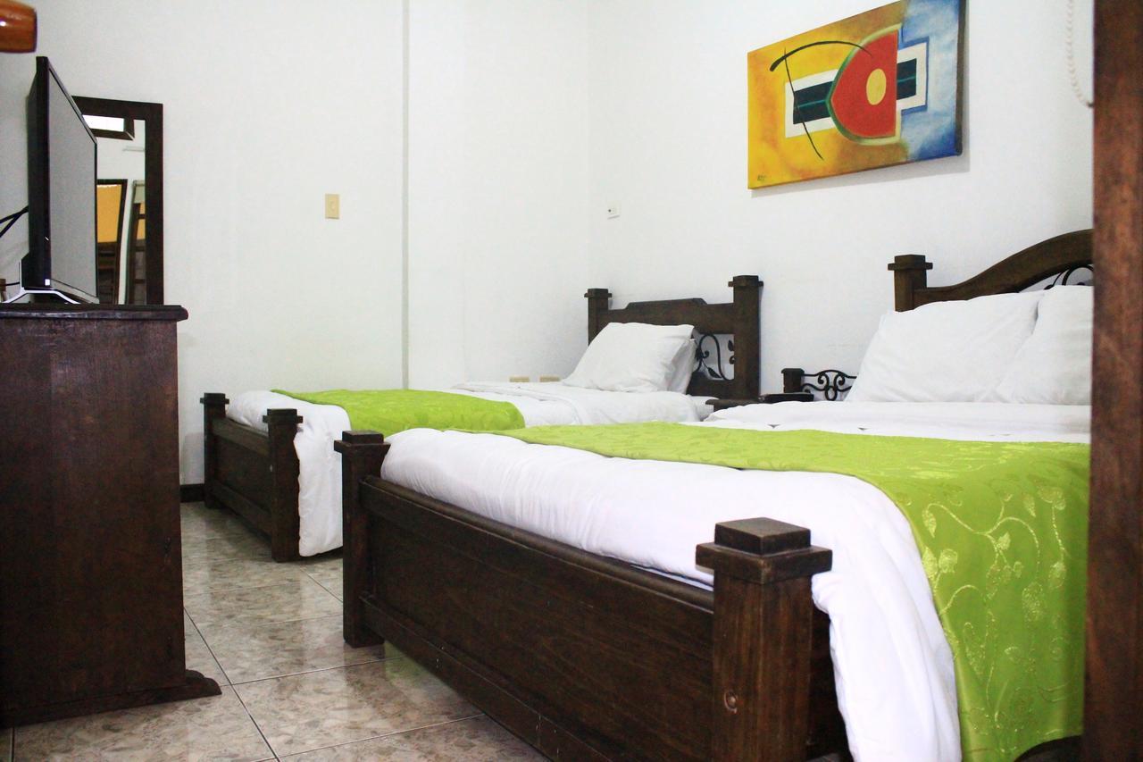 Hotel Colonial มานิซาเลส ภายนอก รูปภาพ